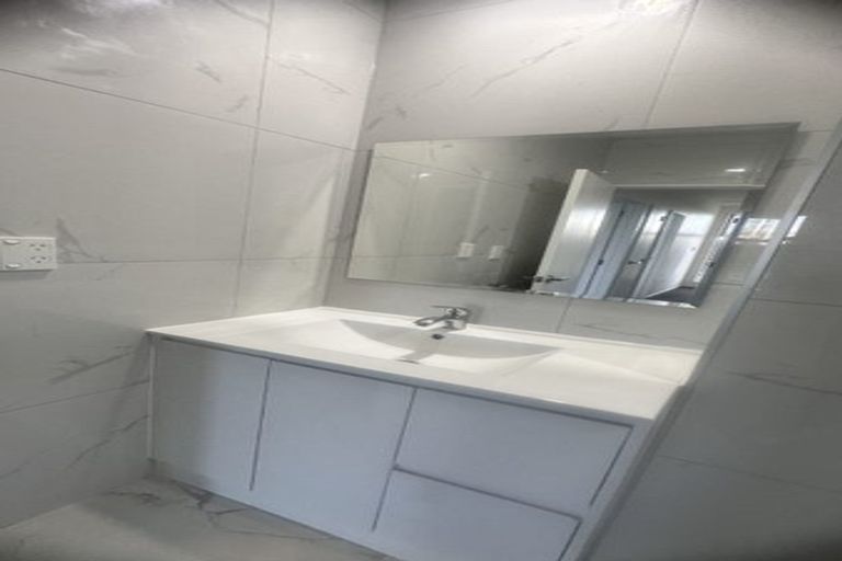Photo of property in 14a Sunlands Drive, Manurewa, Auckland, 2102