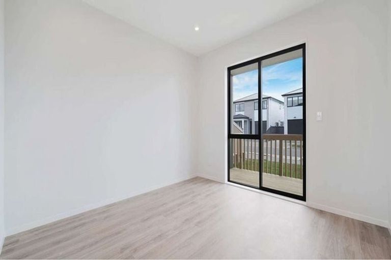 Photo of property in 27 Woven Place, Karaka, Papakura, 2113