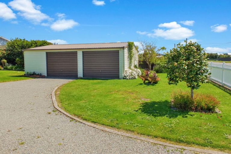 Photo of property in 22 Shortt Street, Foxton Beach, Foxton, 4815