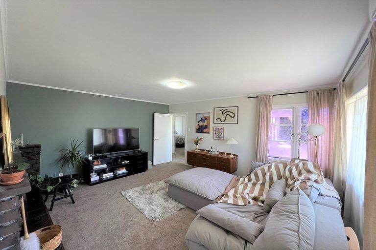 Photo of property in 23 Paton Avenue, Te Atatu South, Auckland, 0610