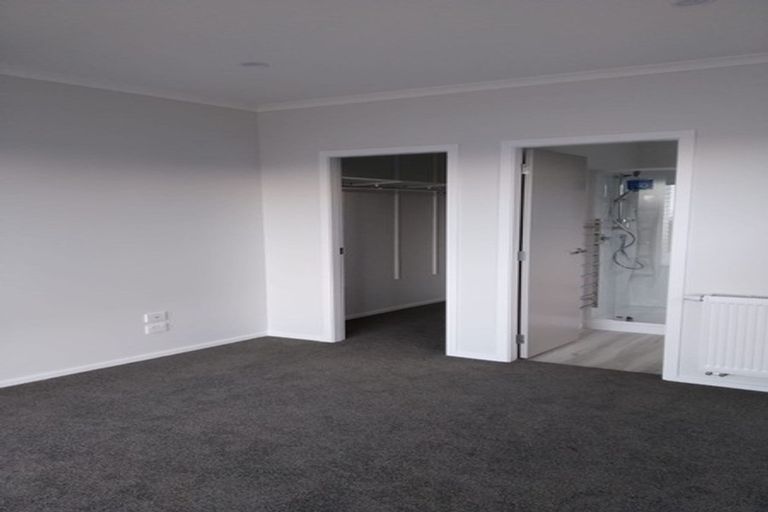 Photo of property in 18 Schooner Drive, Whitby, Porirua, 5024