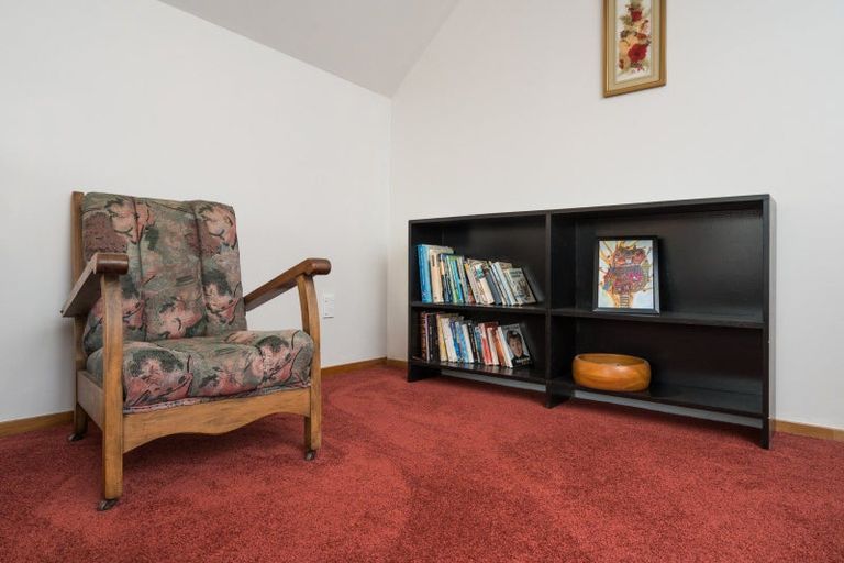 Photo of property in 32 Pioneer Highway, Awapuni, Palmerston North, 4412