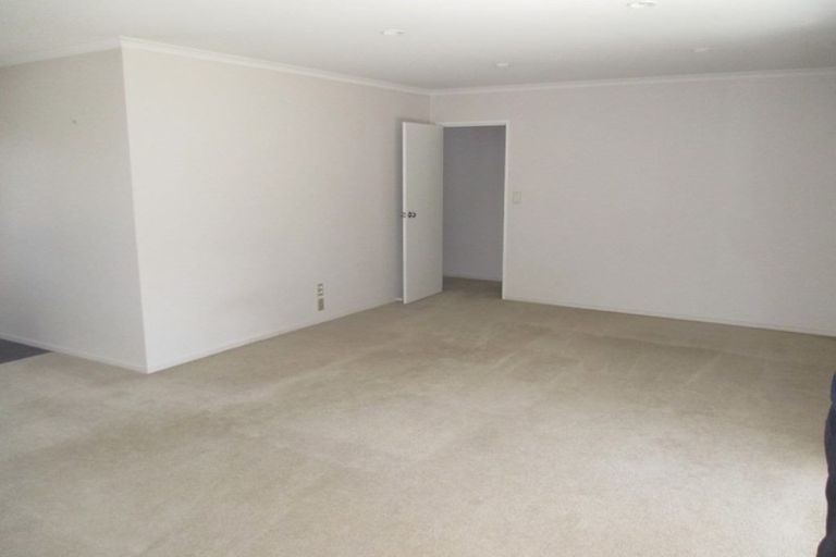 Photo of property in 27 Whitney Place, Rototuna North, Hamilton, 3210