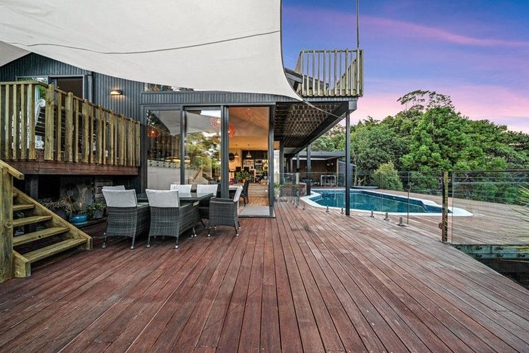 Photo of property in 8 Aberdeen Road, Campbells Bay, Auckland, 0620