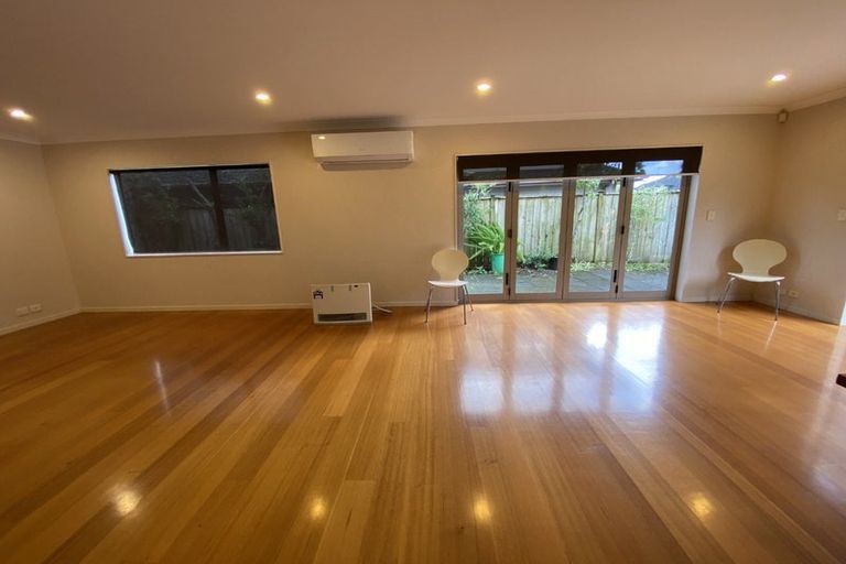 Photo of property in 4 Oak Bark Drive, Schnapper Rock, Auckland, 0632