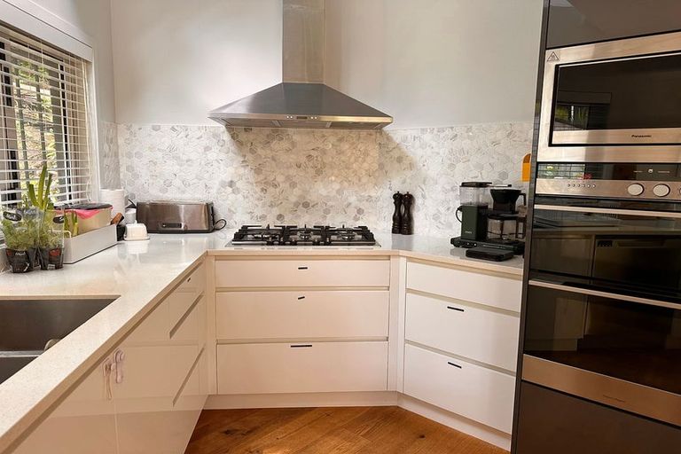 Photo of property in 61 Otitori Bay Road, Titirangi, Auckland, 0604