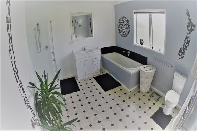 Photo of property in 40 Hobart Drive, Spotswood, New Plymouth, 4310