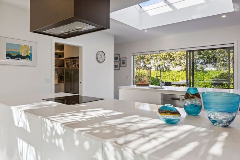 Photo of property in 4 Wentworth Lane, Waiwhakaiho, New Plymouth, 4312