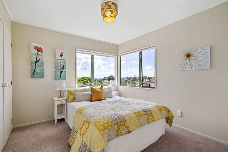 Photo of property in 2/883 East Coast Road, Northcross, Auckland, 0632