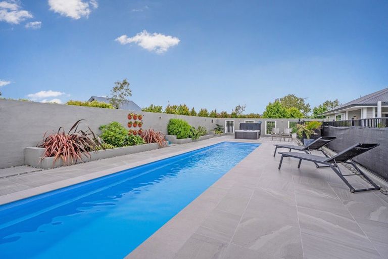 Photo of property in 10 Austin Drive, Whitianga, 3510