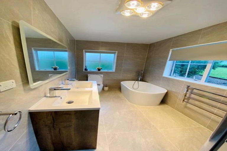 Photo of property in 133a/1 Hobsonville Road, West Harbour, Auckland, 0618
