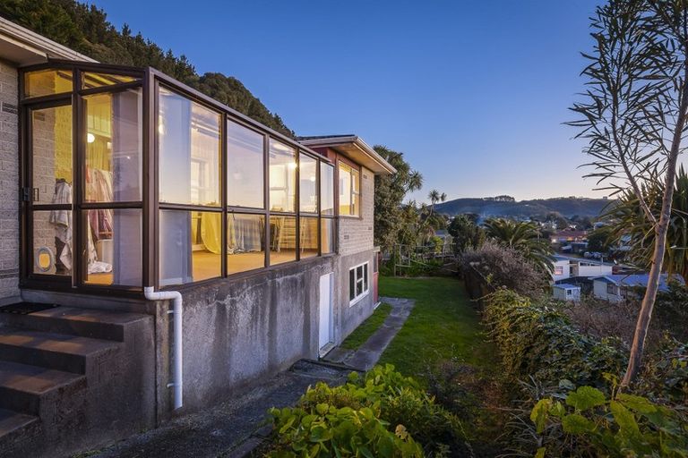 Photo of property in 18 Mamaku Street, Paraparaumu, 5032