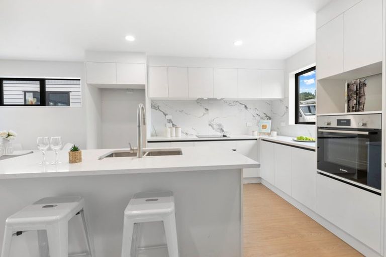 Photo of property in 28c Cape Road, Mangere, Auckland, 2022