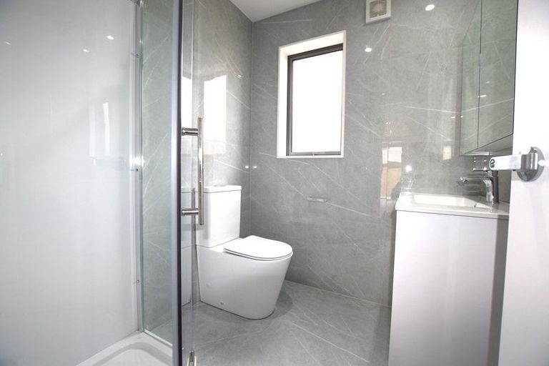 Photo of property in 62 Royal Road, Massey, Auckland, 0614