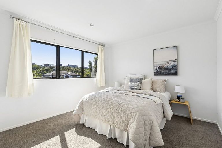 Photo of property in 23 Amesbury Drive, Churton Park, Wellington, 6037