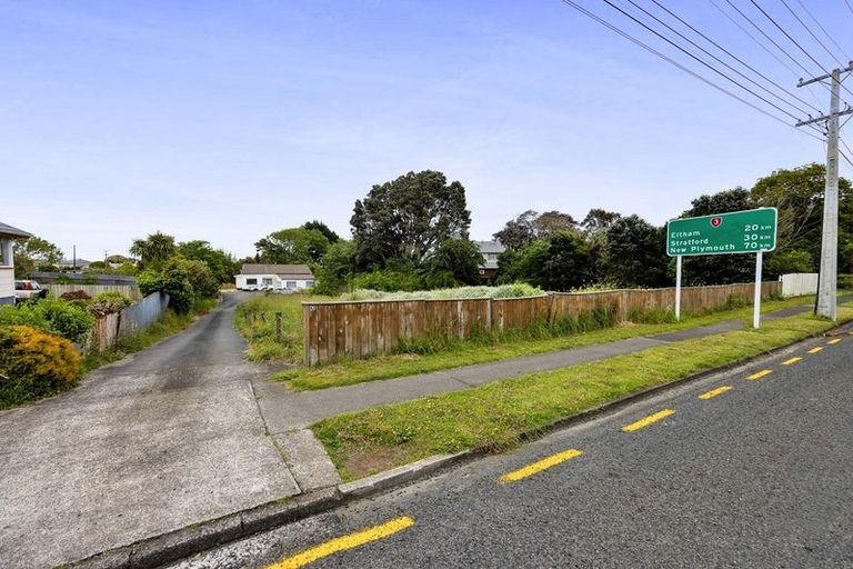 Photo of property in 43 Waihi Road, Hawera, 4610