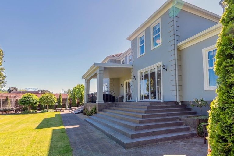 Photo of property in 15 Richmond Avenue, Waikanae, 5036