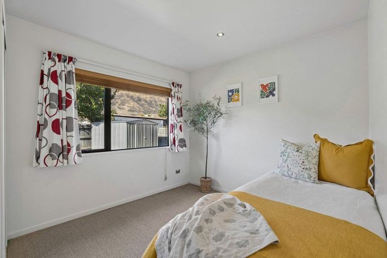 Photo of property in 20 Sylvan Street, Lake Hayes, Queenstown, 9304