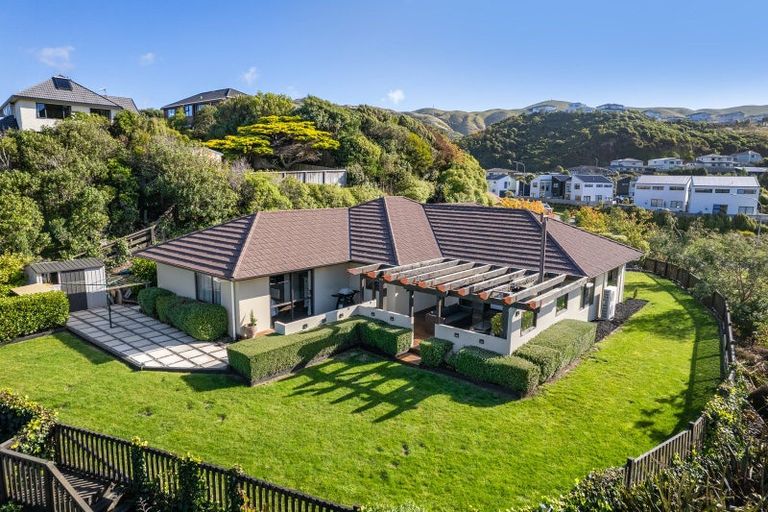 Photo of property in 91 Westchester Drive, Churton Park, Wellington, 6037
