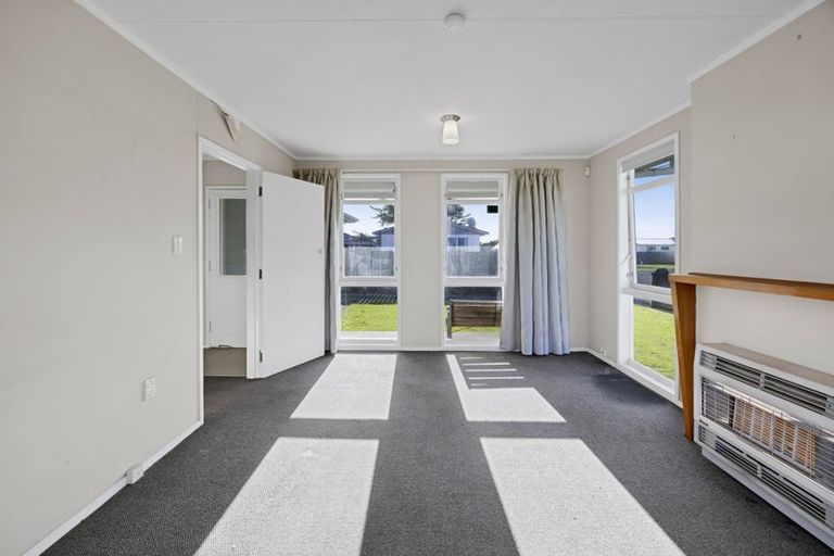 Photo of property in 25 Kamahi Avenue, Hawera, 4610