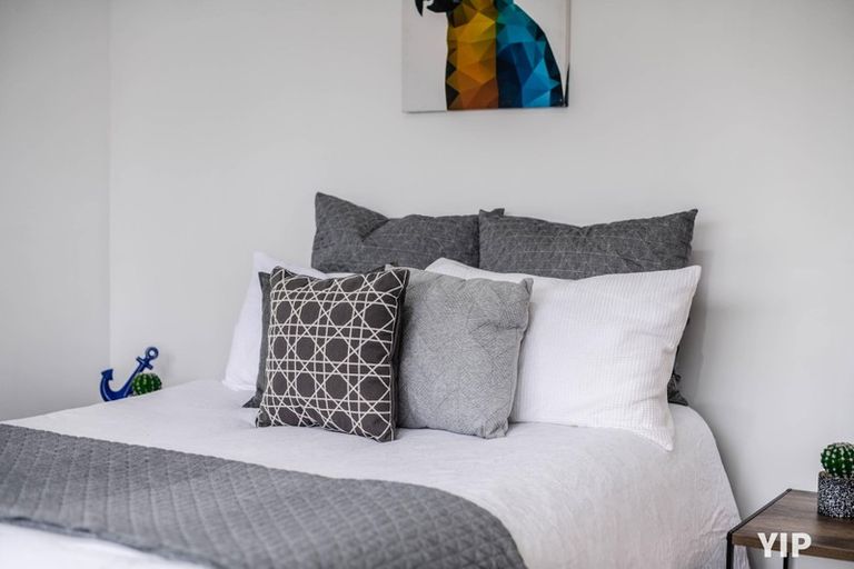 Photo of property in 1b Link Road, Newlands, Wellington, 6037