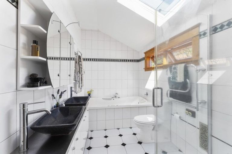 Photo of property in 15 Dundas Street, Seatoun, Wellington, 6022