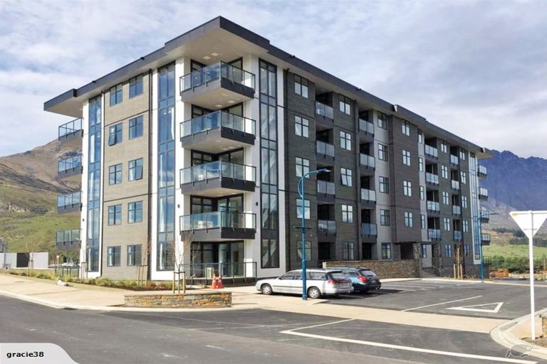 Photo of property in Wyndham Gardens Apartments, 411/30u Red Oaks Drive, Frankton, Queenstown, 9300