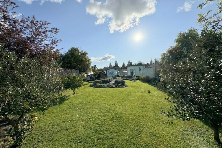 Photo of property in 11 Waverley Street, Waipawa, 4210