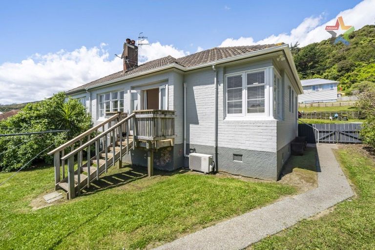 Photo of property in 28 Judd Crescent, Naenae, Lower Hutt, 5011