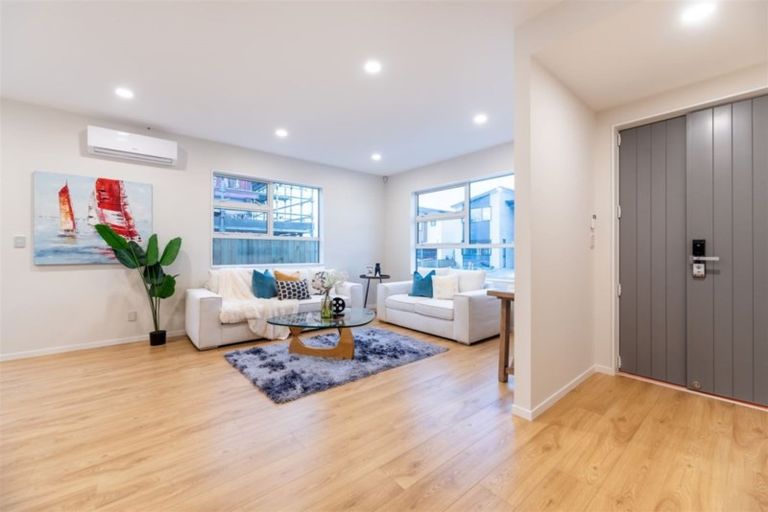 Photo of property in 12 Habitat Place, Hobsonville, Auckland, 0616