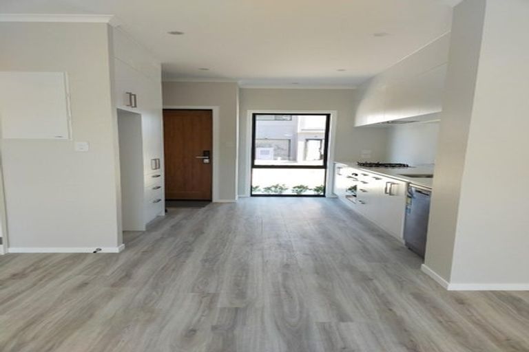 Photo of property in 3 La Mer Lane, Wallaceville, Upper Hutt, 5018