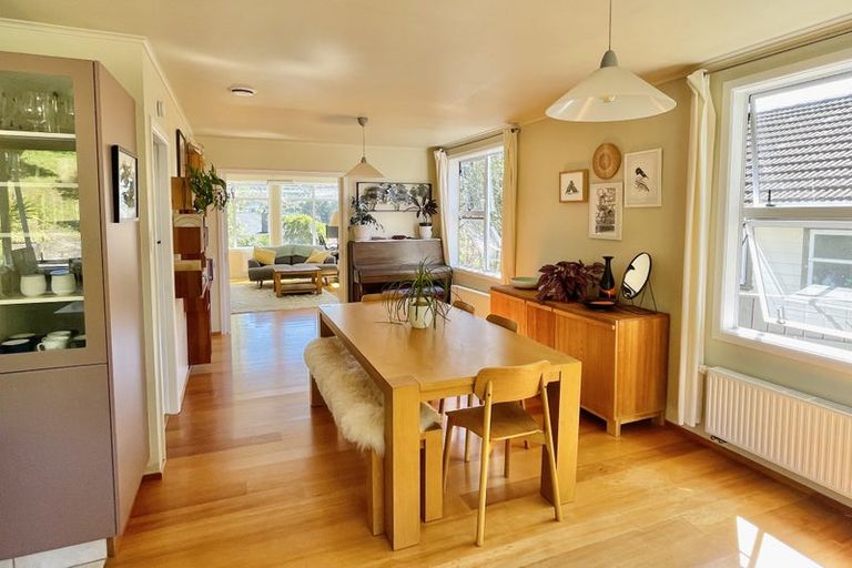 Photo of property in 89 Taylor Terrace, Tawa, Wellington, 5028