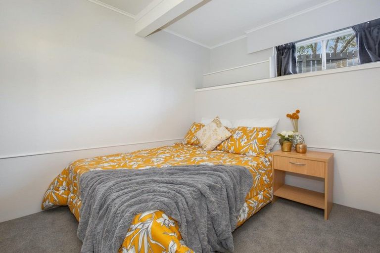 Photo of property in 68 Larsen Crescent, Tawa, Wellington, 5028