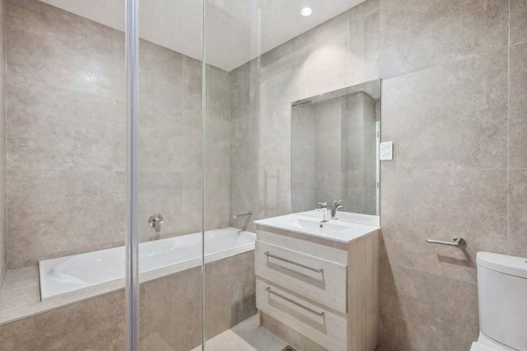 Photo of property in 2/21 Podgora Avenue, Kumeu, 0810
