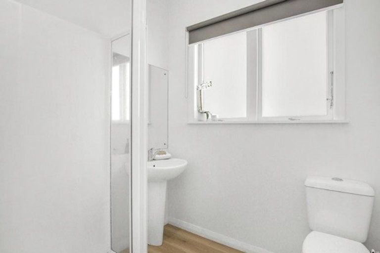 Photo of property in 52 Durham Crescent, Fairfield, Lower Hutt, 5011