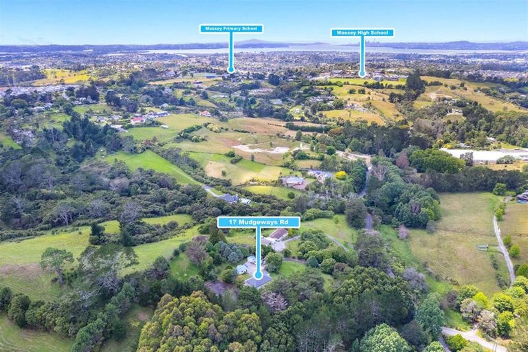 Photo of property in 17 Mudgeways Road, Massey, Auckland, 0614