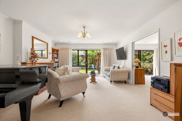 Photo of property in 29 Hinau Street, Woburn, Lower Hutt, 5011