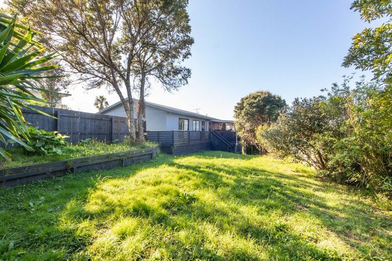 Photo of property in 49 Spinnaker Drive, Te Atatu Peninsula, Auckland, 0610