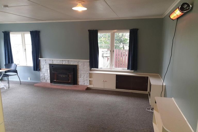 Photo of property in 48 Sherwood Avenue, Te Atatu South, Auckland, 0610