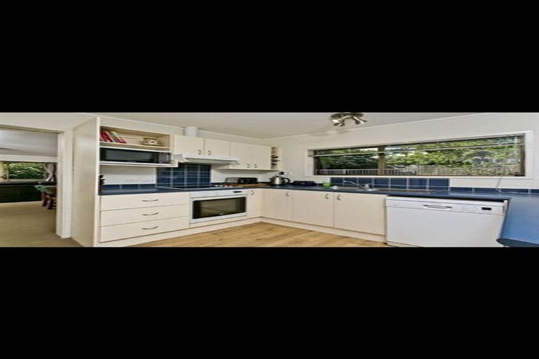 Photo of property in 13 King Richard Place, Browns Bay, Auckland, 0630