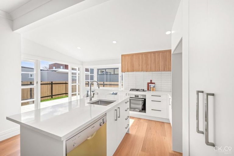 Photo of property in 62 Bell Road, Waiwhetu, Lower Hutt, 5010
