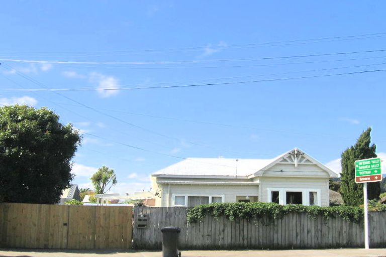 Photo of property in Peregrine Flats, 81a Ward Street, Wallaceville, Upper Hutt, 5018