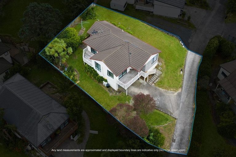 Photo of property in 18 Van Dyke Place, West Harbour, Auckland, 0618