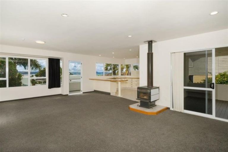 Photo of property in 25 Marguerita Place, West Harbour, Auckland, 0618