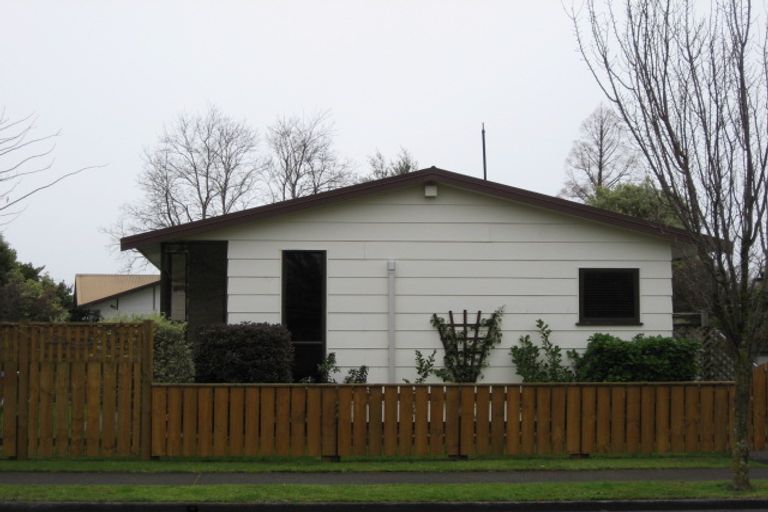 Photo of property in 2/807 Cook Place, Raureka, Hastings, 4120