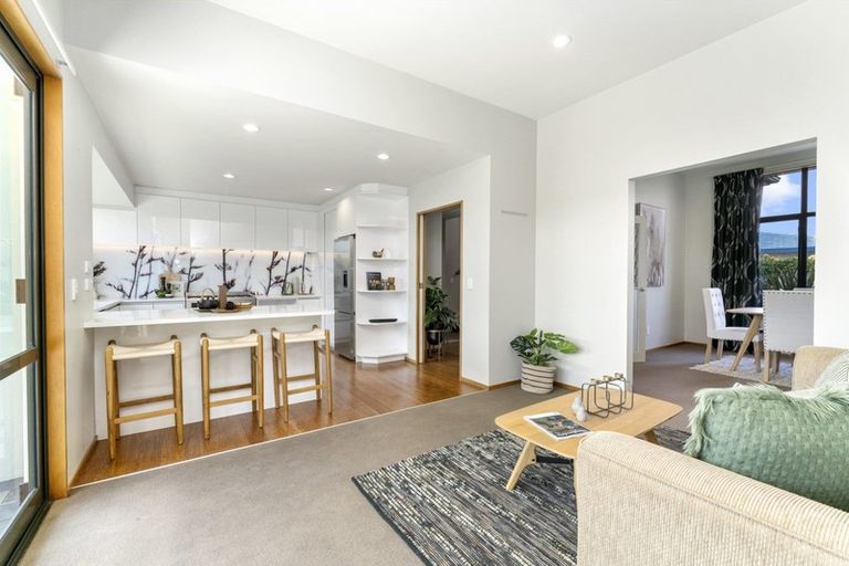 Photo of property in 8 Avion Terrace, Raumati Beach, Paraparaumu, 5032