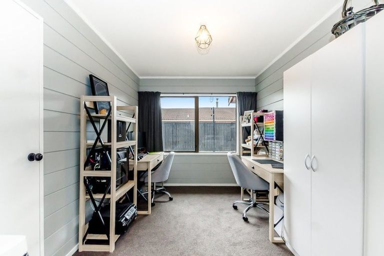 Photo of property in 4 Oakwood Grove, Paraparaumu Beach, Paraparaumu, 5032