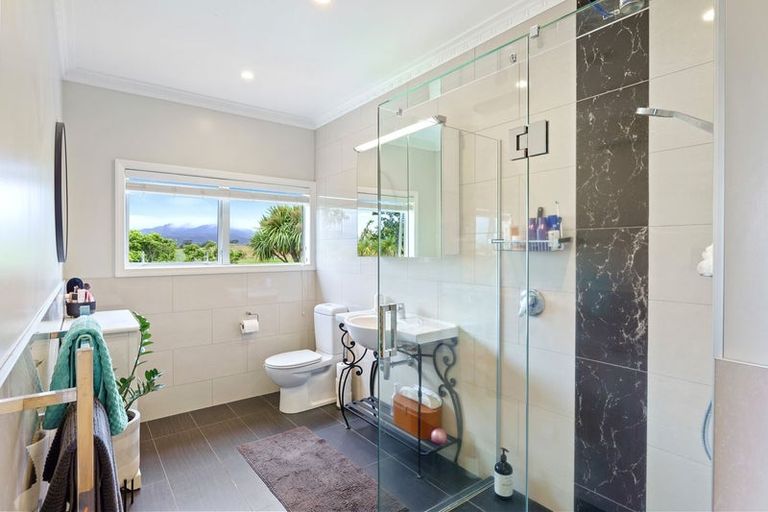 Photo of property in 30 Golf Road, Paraparaumu Beach, Paraparaumu, 5032