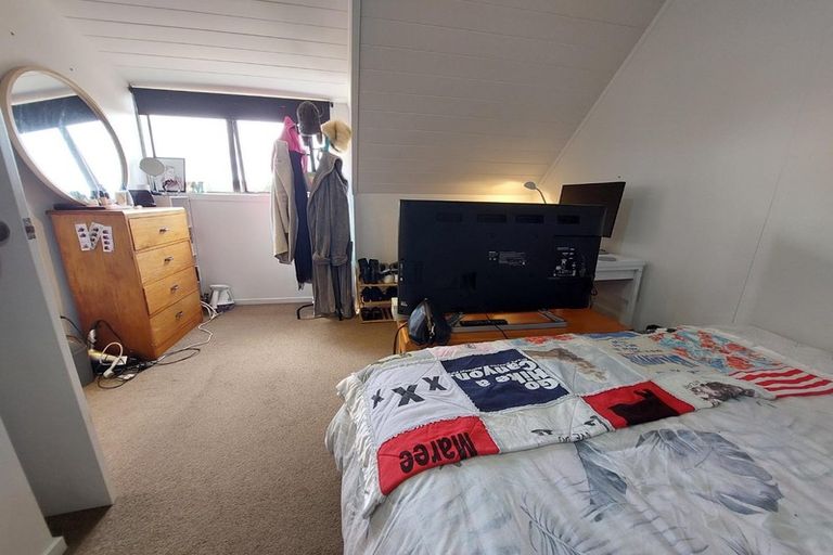 Photo of property in 2/24 Lancaster Road, Beach Haven, Auckland, 0626