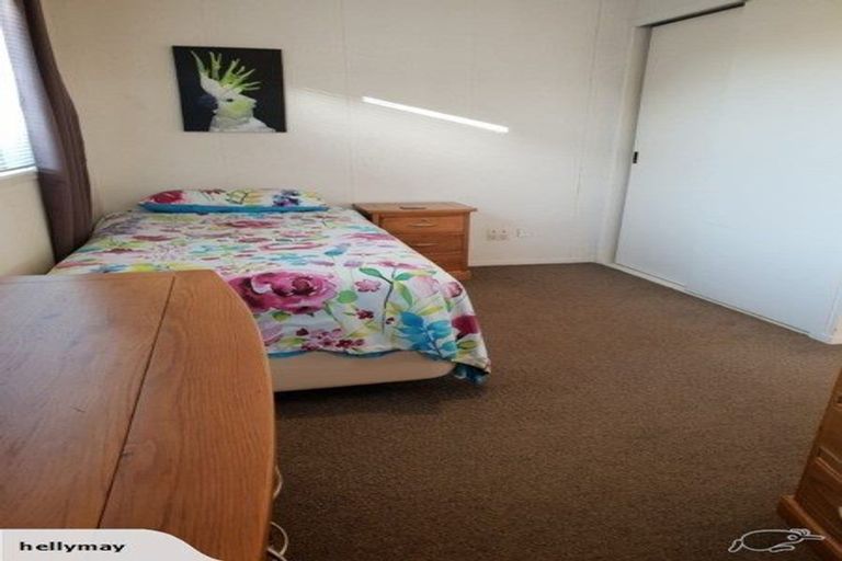 Photo of property in 1/8 Pupuke Road, Hillcrest, Auckland, 0627